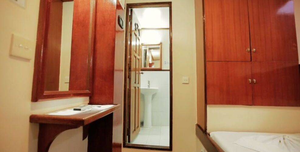 The Maverick Surf & Dive Lodge Guesthouse