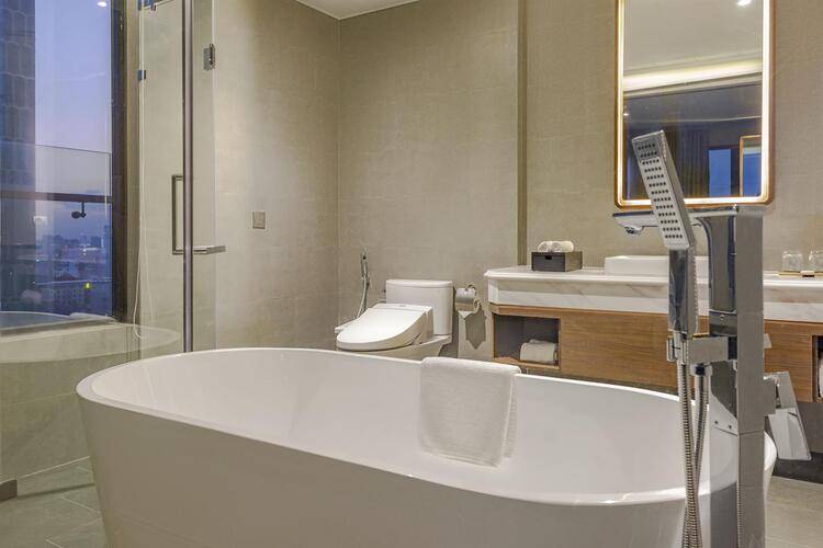 Peninsula Hotel Danang