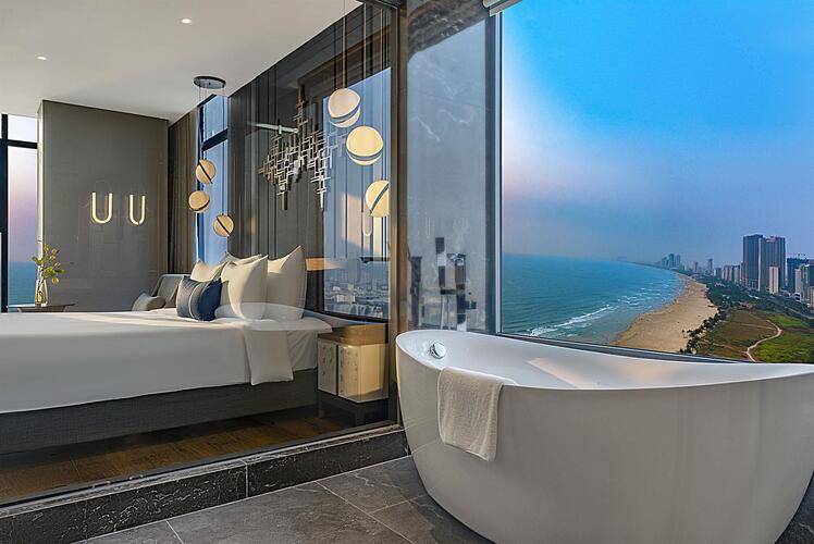 Peninsula Hotel Danang