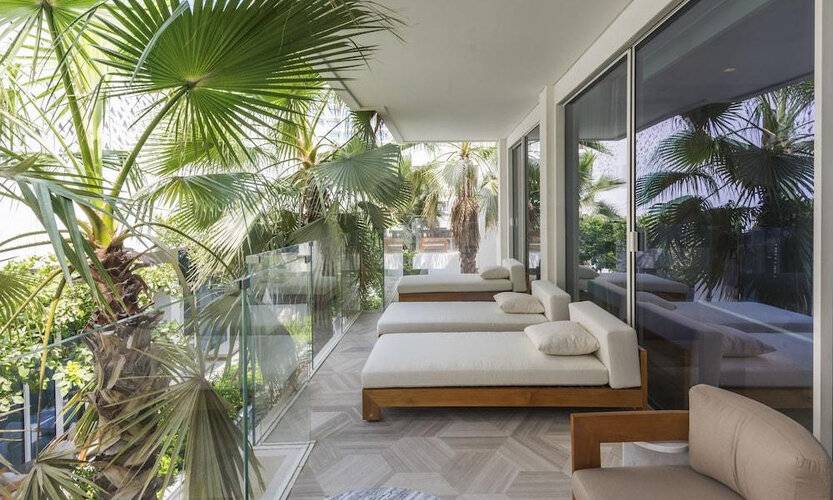 Maison Privee - Five Palm Villa