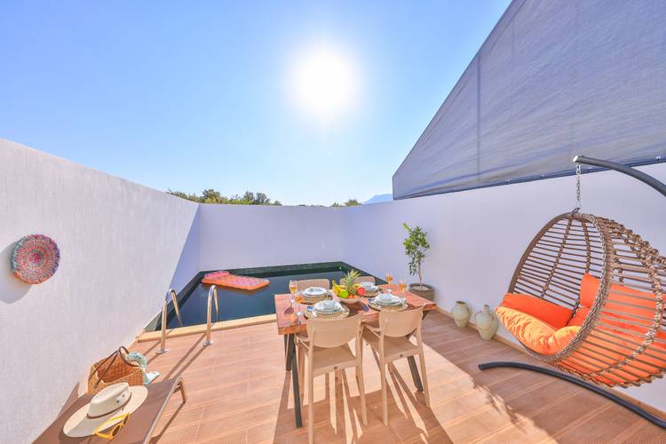 Villa Ay