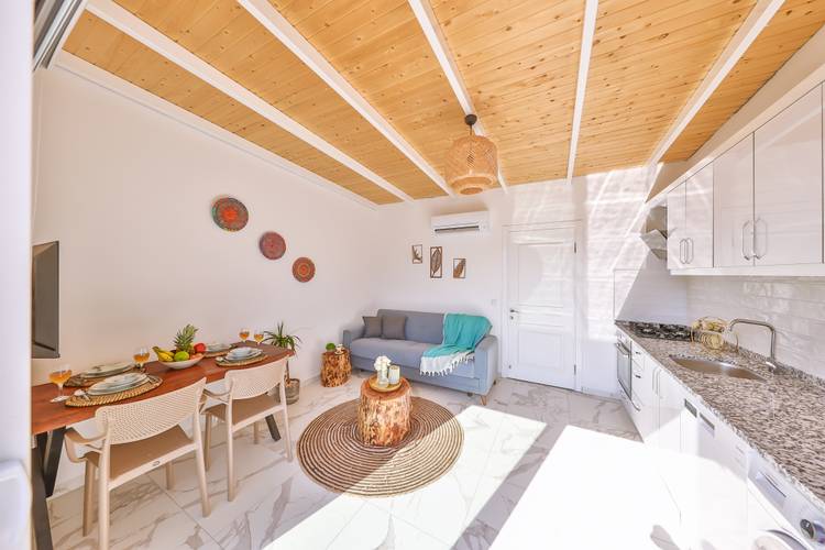 Villa Ay