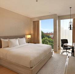 $item['hotel']['name']