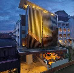 $item['hotel']['name']
