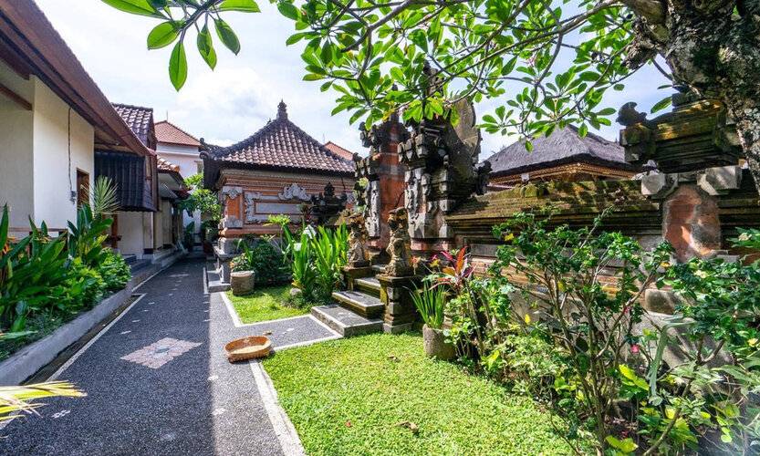 Gatra Ubud Inn