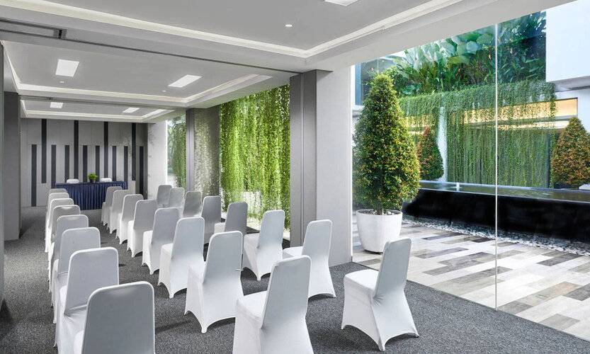 Fm7 Resort Hotel - Jakarta Airport