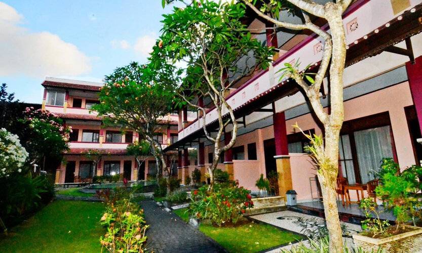 Pesona Beach Inn