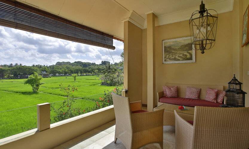 Green Field Hotel And Restaurant