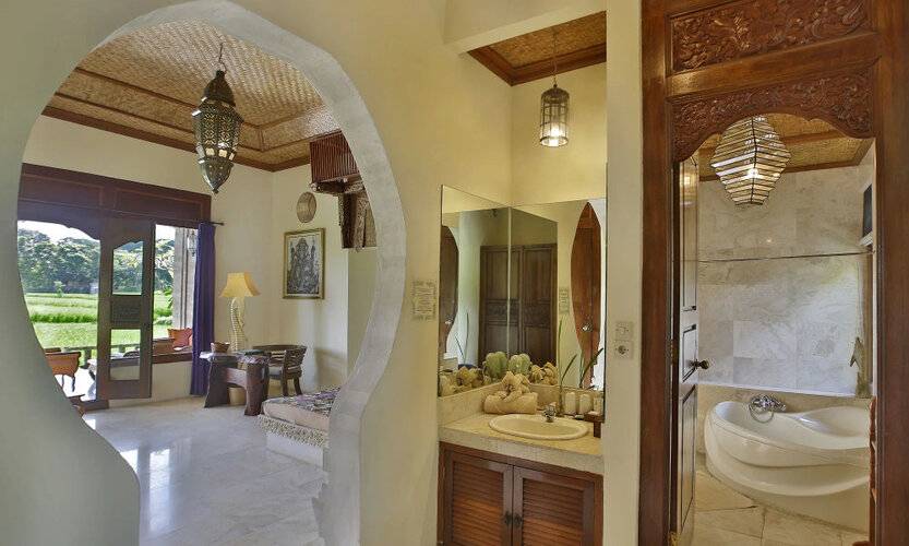 Green Field Hotel And Restaurant