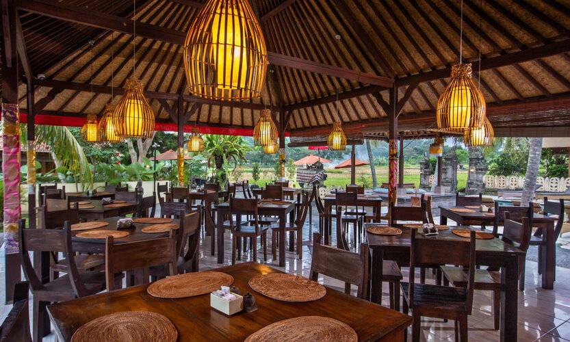 Green Field Hotel And Restaurant