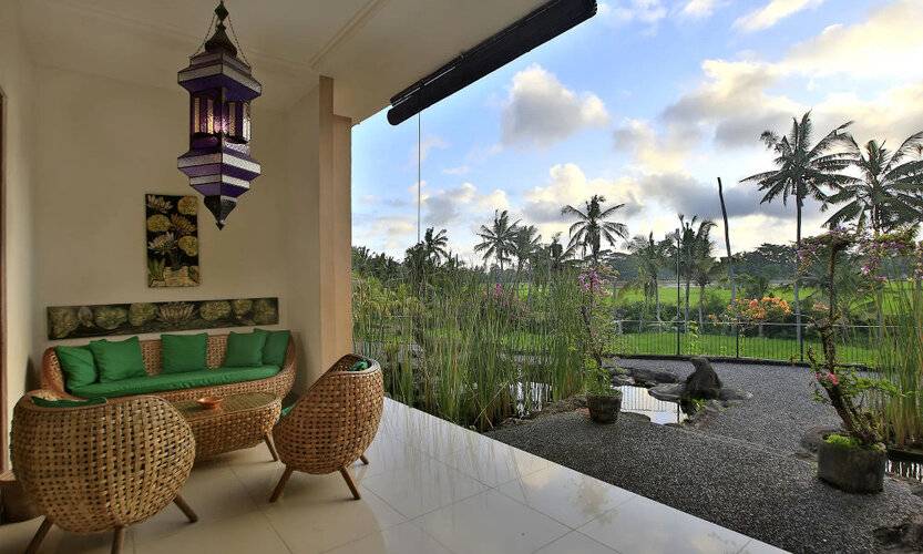 Green Field Hotel And Restaurant