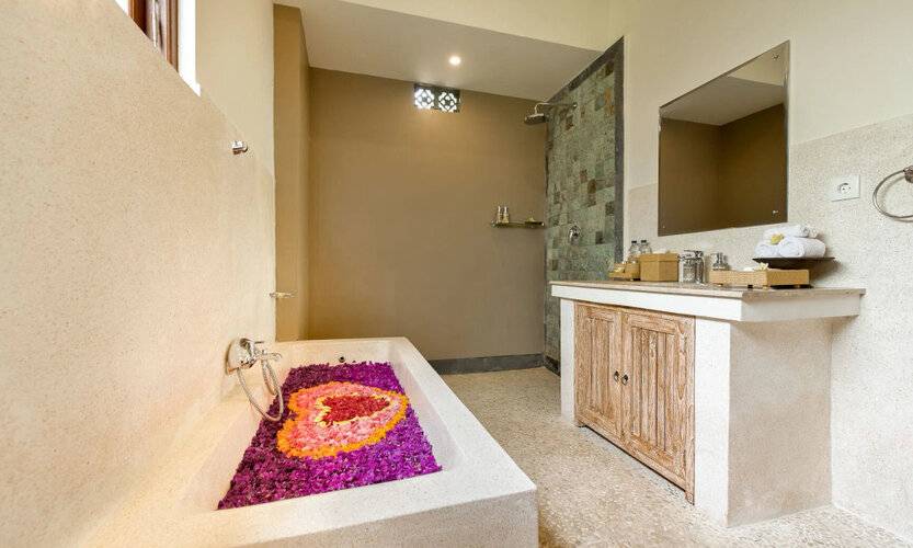 D'Legon Luxury Villas