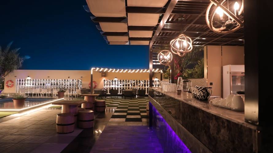 La Zona Continental Hotel