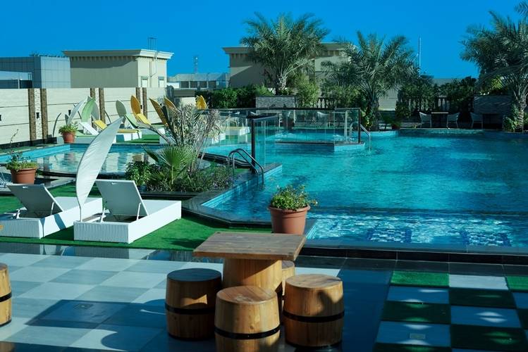 La Zona Continental Hotel