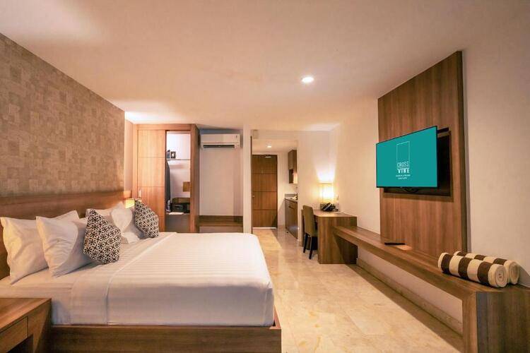 Cross Vibe Paasha Atelier Bali Kuta