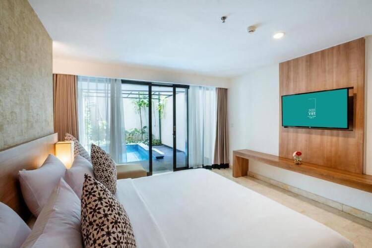 Cross Vibe Paasha Atelier Bali Kuta