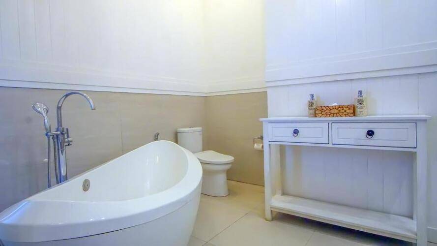 The Crystal Luxury Bay Resort Nusa Dua, Bali