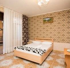 $item['hotel']['name']