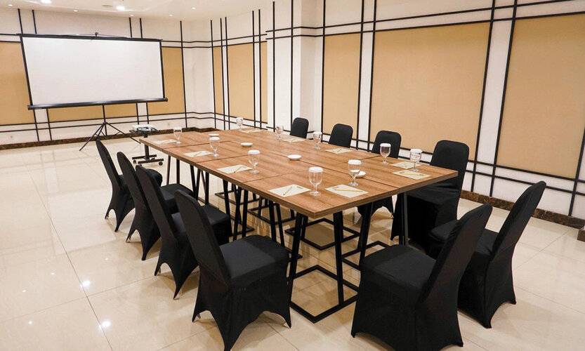 Maxonehotels.Com At Glodok