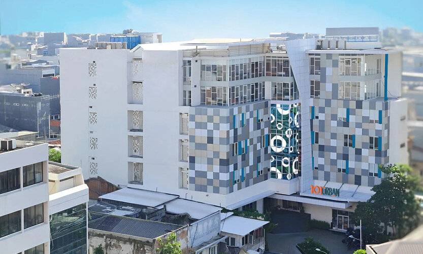 Maxonehotels.Com At Glodok