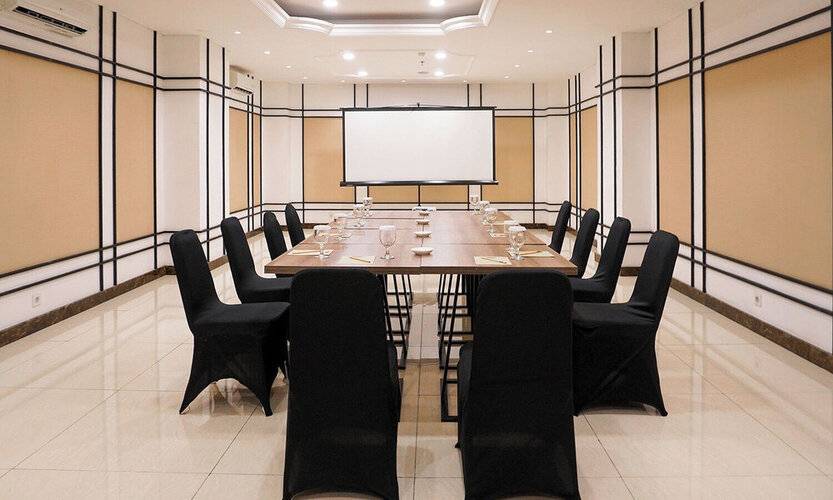 Maxonehotels.Com At Glodok