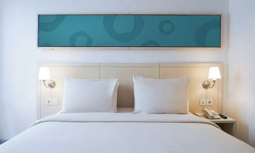 Maxonehotels.Com At Glodok
