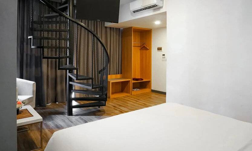 Maxonehotels.Com At Glodok