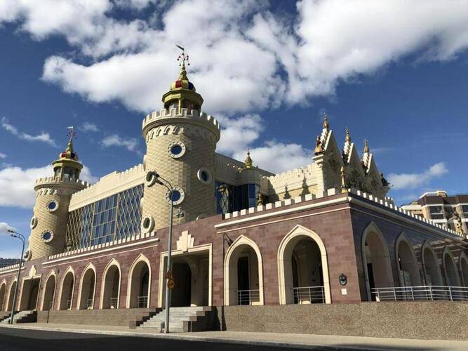 F.Living (Ф.Ливинг)