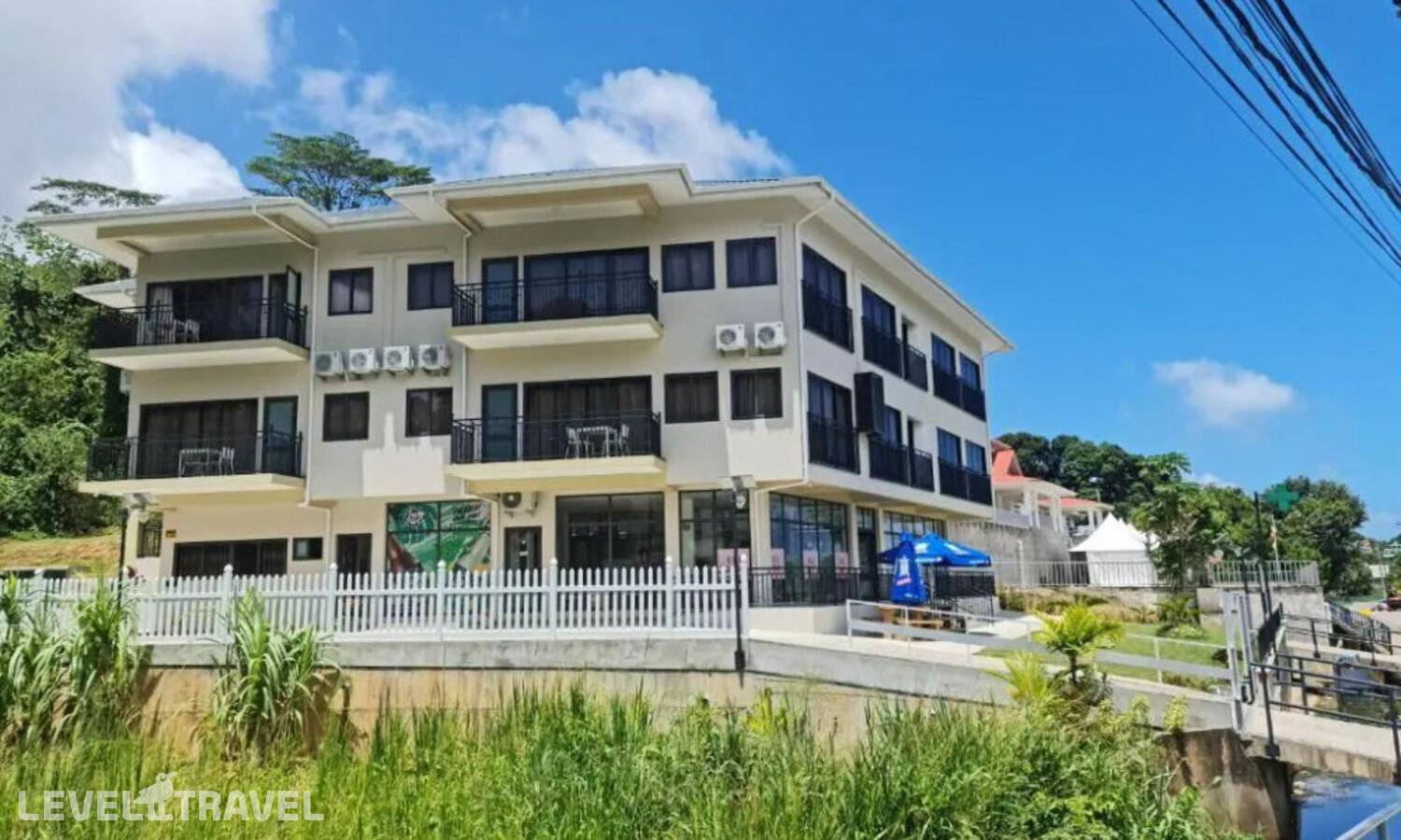 Отель B Holiday Apartments — о. Маэ, Сейшелы