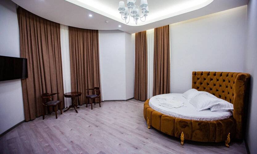 Ak Saray
