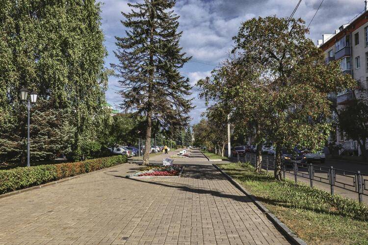 4 Ugla (Четыре Угла) На Лихвинцева
