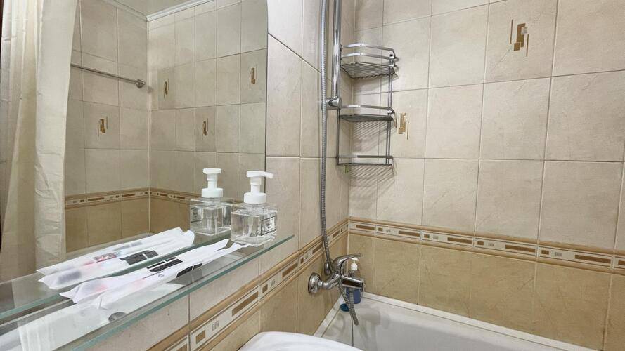 Dubai Aparts (Дубай Апартс) На Улице Малышева
