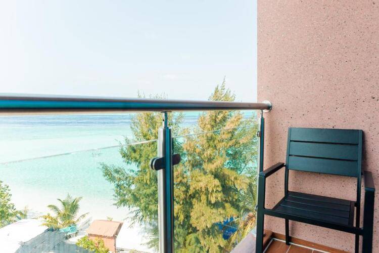 Aimi Beach Hotel