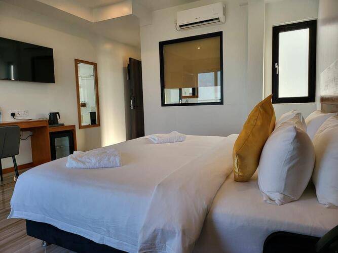 Aimi Beach Hotel