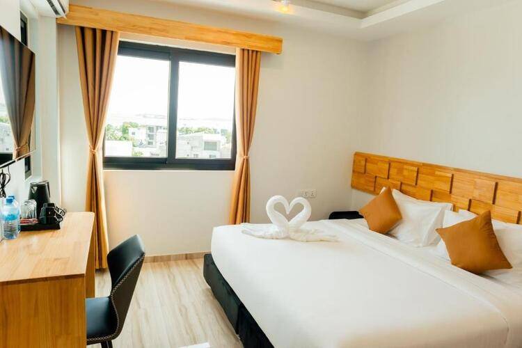Aimi Beach Hotel