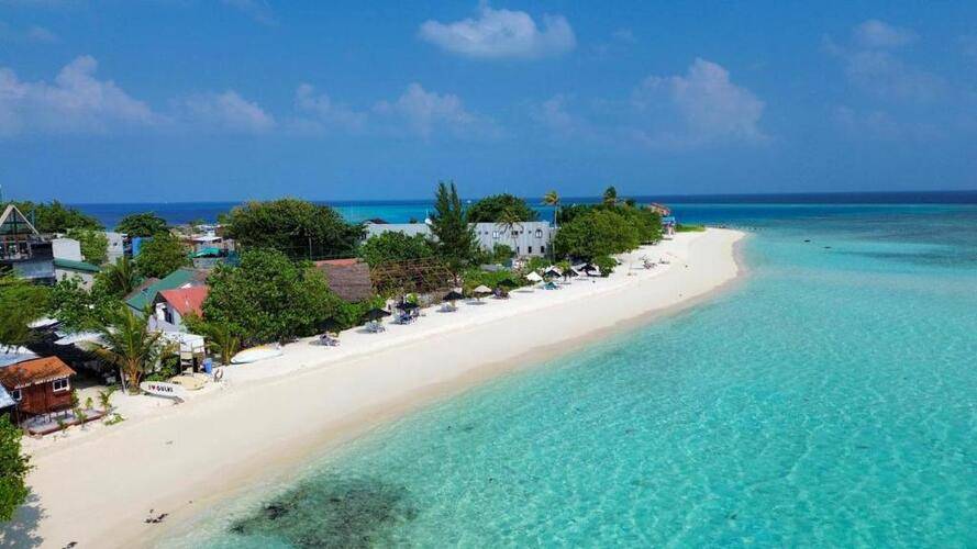 Aimi Beach Hotel