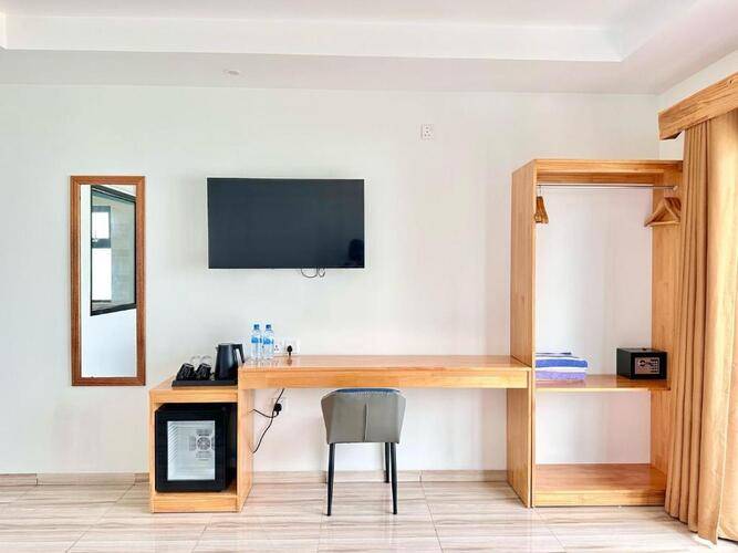 Aimi Beach Hotel