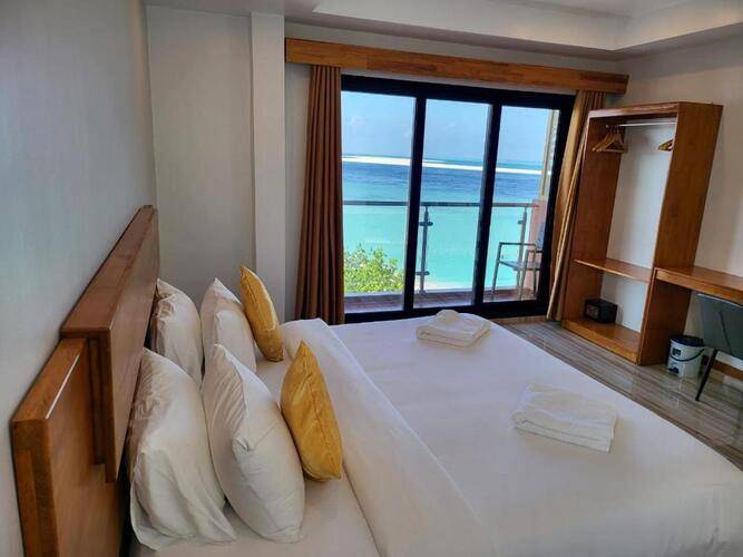 Aimi Beach Hotel