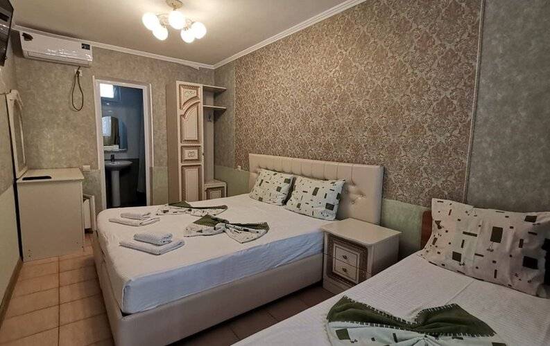 Отель Алвард