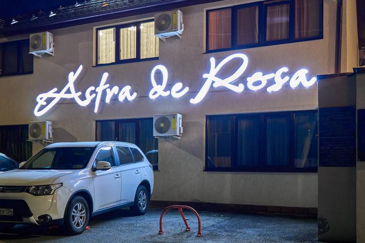 Astra De Rosa
