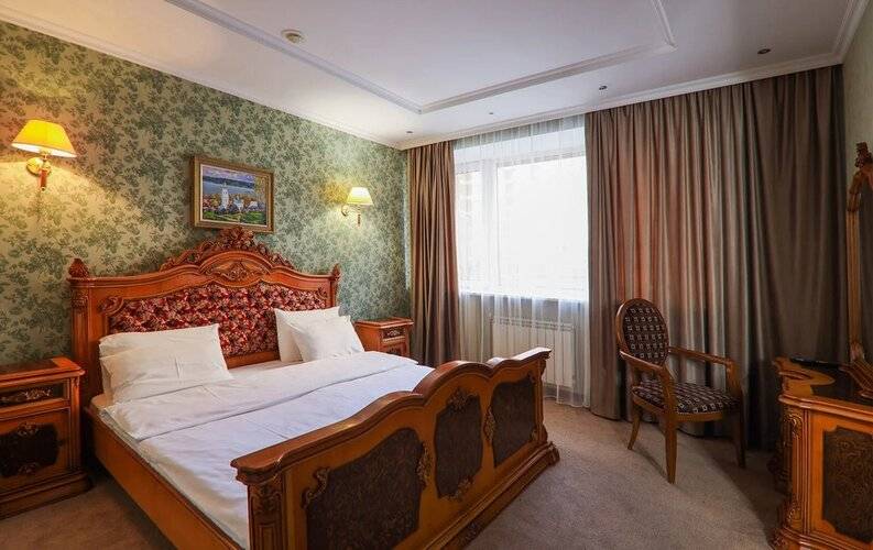 Brut Hotel (Брют)