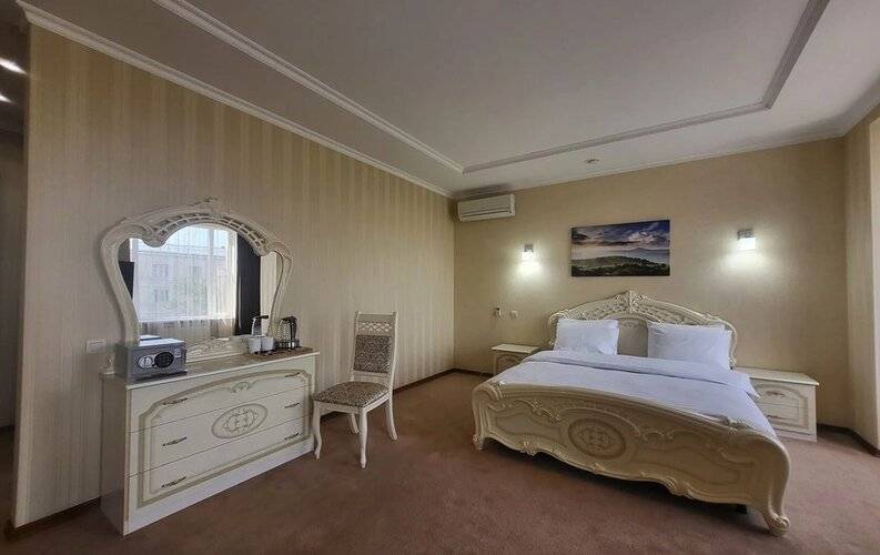 Brut Hotel (Брют)
