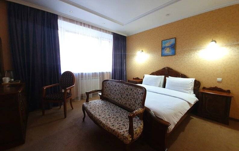 Brut Hotel (Брют)