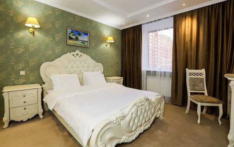 Brut Hotel (Брют)
