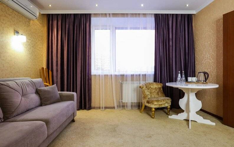 Brut Hotel (Брют)