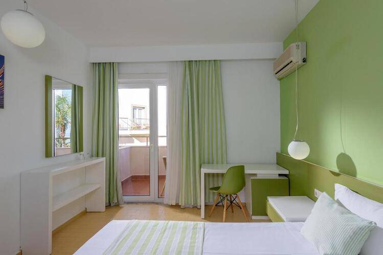 Zeus Hotels Palm Beach