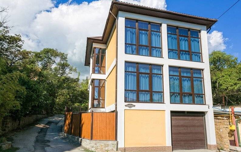 Алуштик Гостевой Дом
