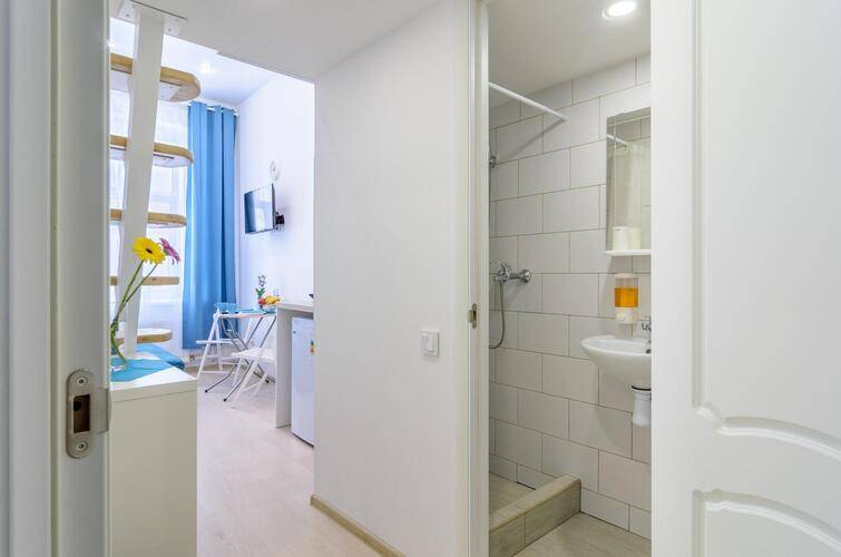 Вокруг Света На Улице Гончарная