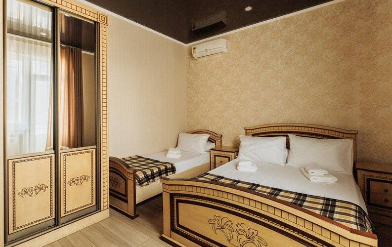 Диана Аллама Групп