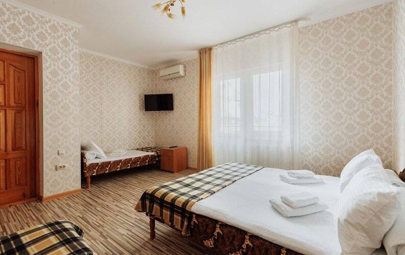 Диана Аллама Групп